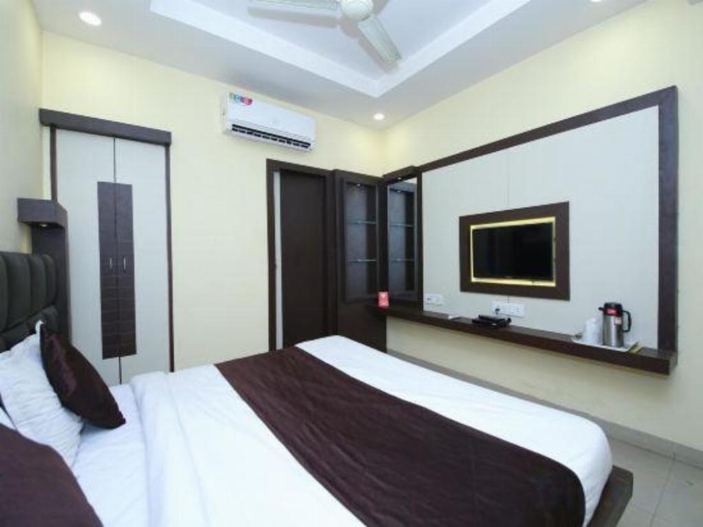 Room image 4
