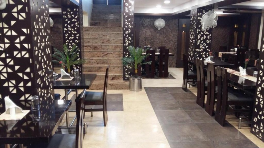 Hotel Rahul Main image